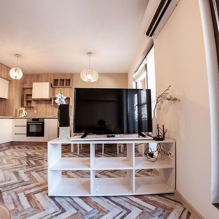 Bright 1Bdr Apartment With A Balcony Sofya Dış mekan fotoğraf