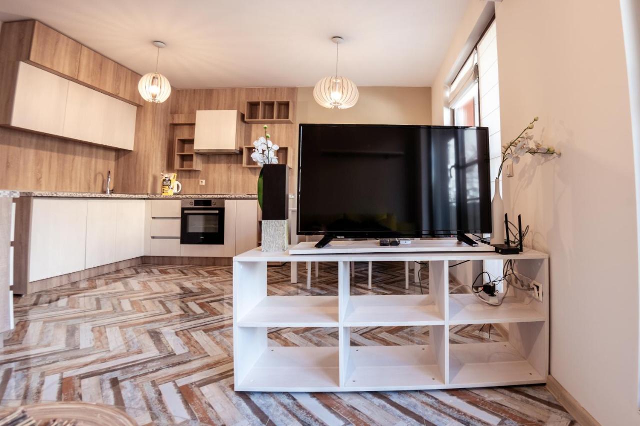Bright 1Bdr Apartment With A Balcony Sofya Dış mekan fotoğraf
