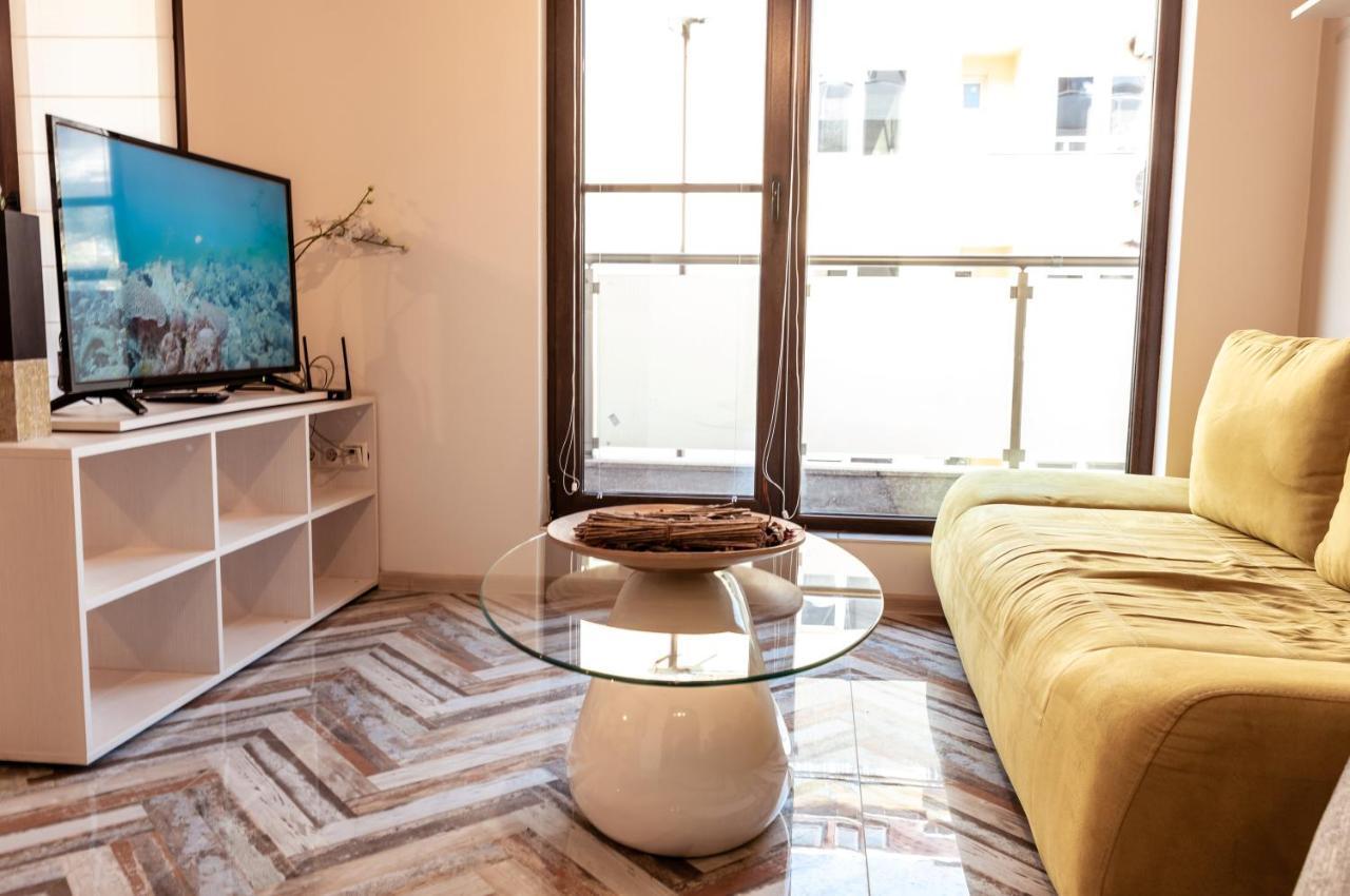Bright 1Bdr Apartment With A Balcony Sofya Dış mekan fotoğraf