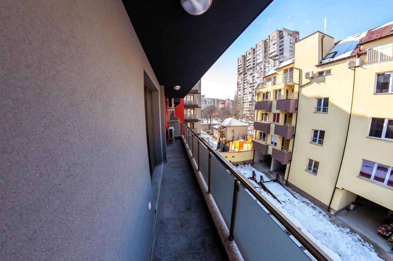 Bright 1Bdr Apartment With A Balcony Sofya Dış mekan fotoğraf